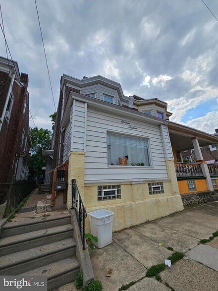 1616 Wakeling St, Philadelphia, PA 19124