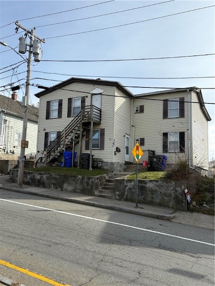 40 Roberts St, West Warwick, RI 02893