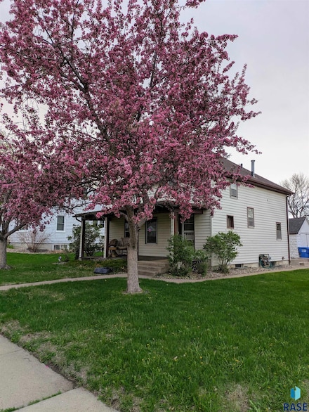 1426 E 17th St, Sioux Falls, SD 57104