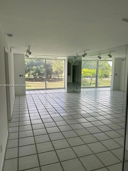 3503 Oaks Way Unit 212, Pompano Beach, FL 33069