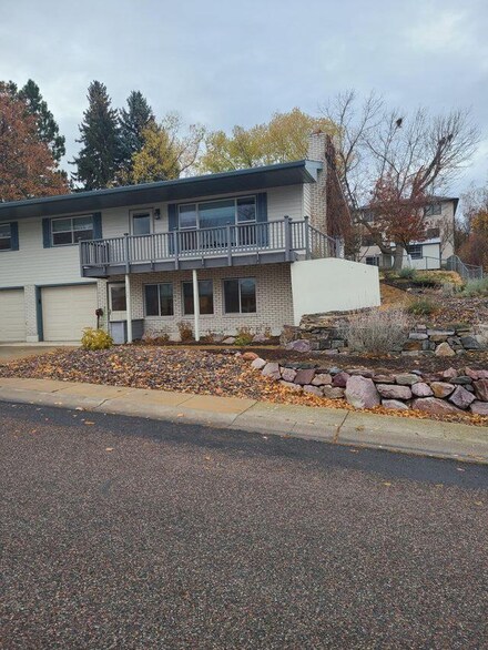 2533 Highwood Dr, Missoula, MT 59803