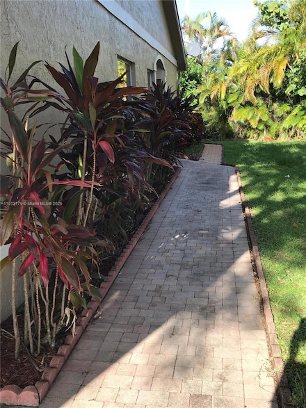 5500 NW 90th Terrace, Sunrise, FL 33351