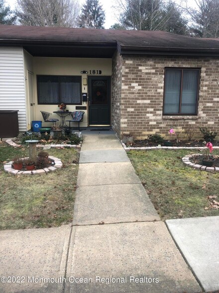 181 Arrowood Rd Unit D, Manalapan, NJ 07726