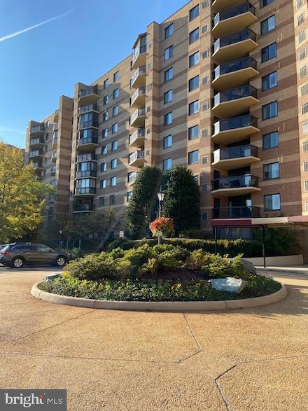 8380 Greensboro Dr Unit 419, McLean, VA 22102