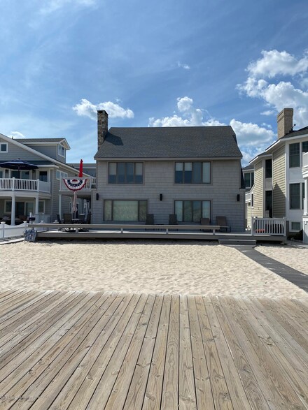 202 Ocean Ave, Lavallette, NJ 08735