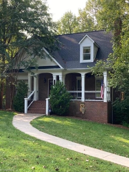 562 Forest Dr, Wilkesboro, NC 28697