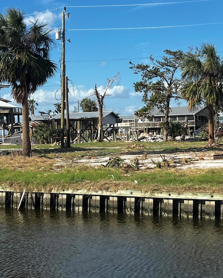 55 W 7th Ave, Horseshoe Beach, FL 32648