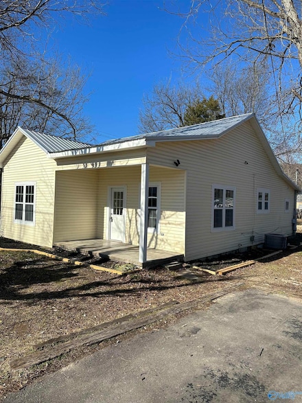524 Thomas St, Scottsboro, AL 35768