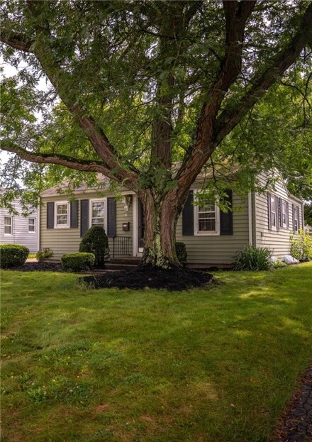1132 Plum St, Sharon, PA 16146