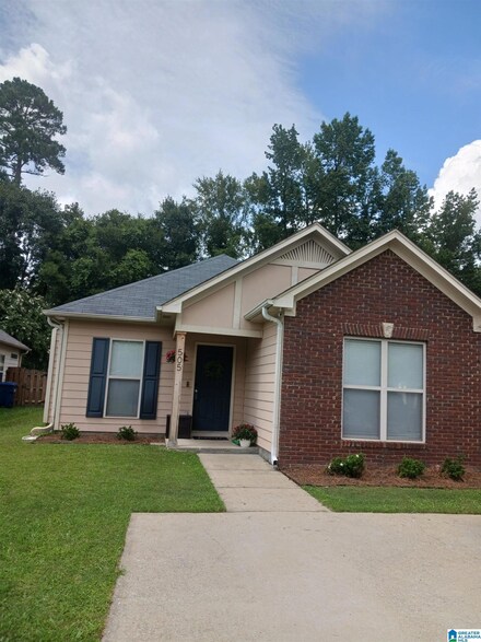 505 Fox Run Cir, Pell City, AL 35125