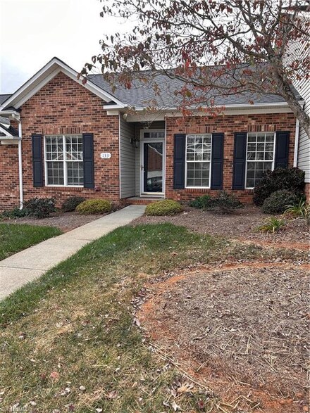 133 Stadium Oaks Dr, Clemmons, NC 27012