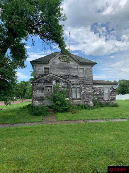 137 Hammond St W, Lewisville, MN 56060