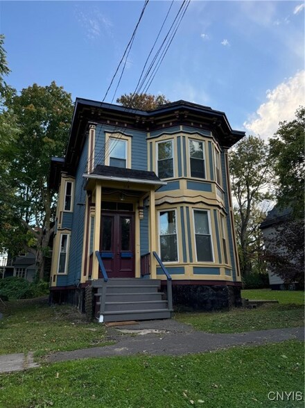 112 Ashworth Place, Syracuse, NY 13210