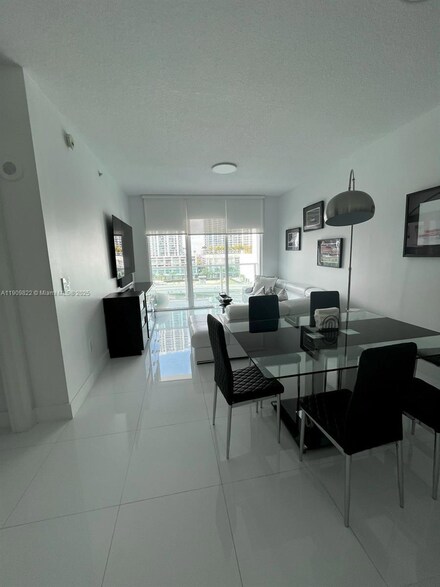 31 SE 5th St Unit 1003, Miami, FL 33131