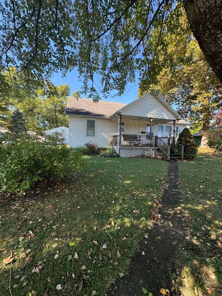 325 N Franklin St, Pittsfield, IL 62363