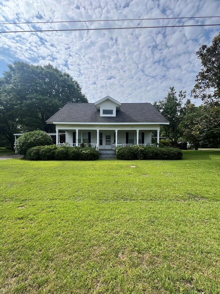401 W Main St, Dexter, GA 31019