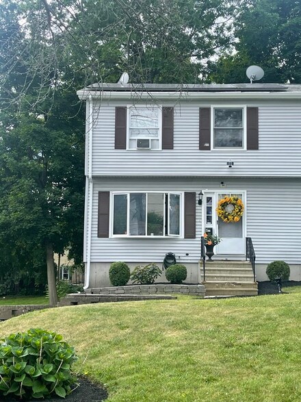 4B Park View Dr, Worcester, MA 01605