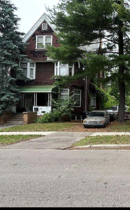 295 Alger St, Detroit, MI 48202