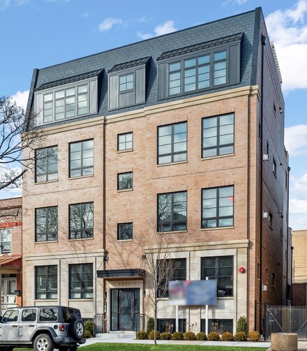 2004 W Addison St Unit 3E, Chicago, IL 60618
