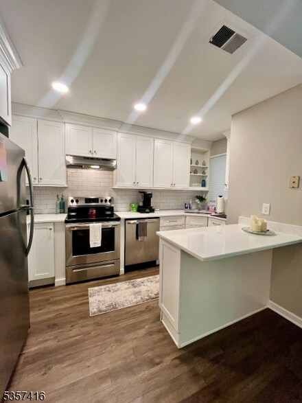 34 Augusta Dr, Annandale, NJ 08801