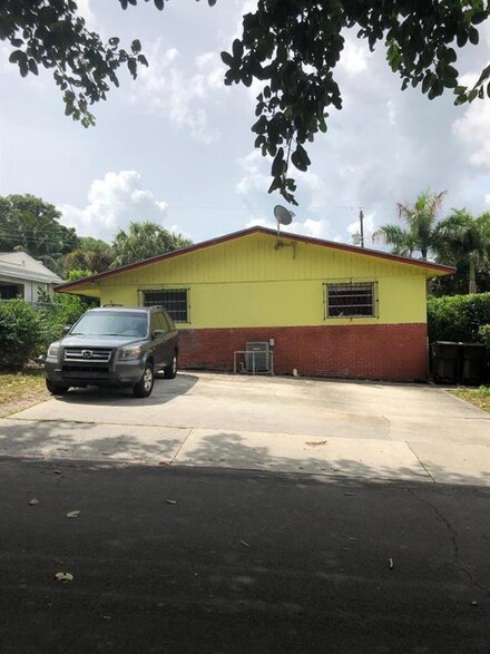 916 Mcintosh St Unit 1, West Palm Beach, FL 33405