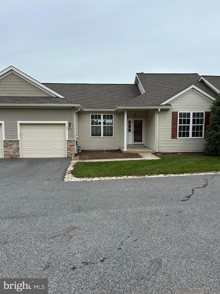 28 W Houndpack Way, Glen Mills, PA 19342
