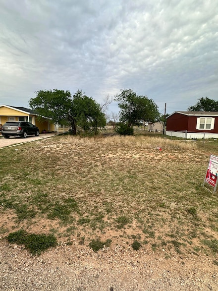 430 S 2nd St, Slaton, TX 79364