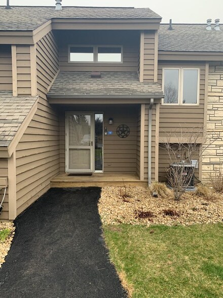 14 Poplar Ridge, Galena, IL 61036