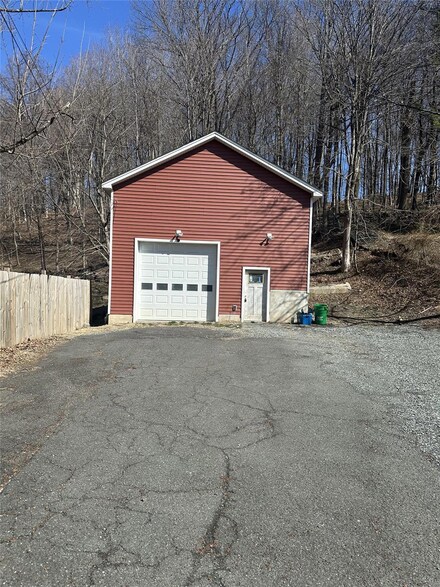193 W Main St, Stony Point, NY 10980