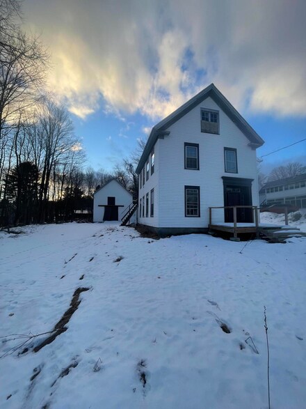 38 Bennett Ave, Skowhegan, ME 04976