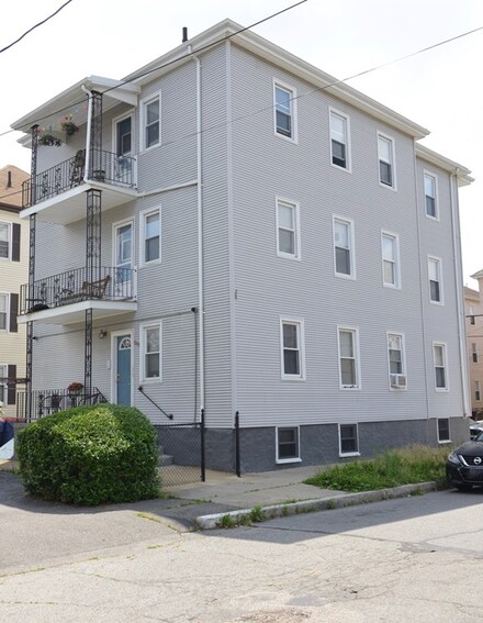 293 Tinkham St, New Bedford, MA 02746