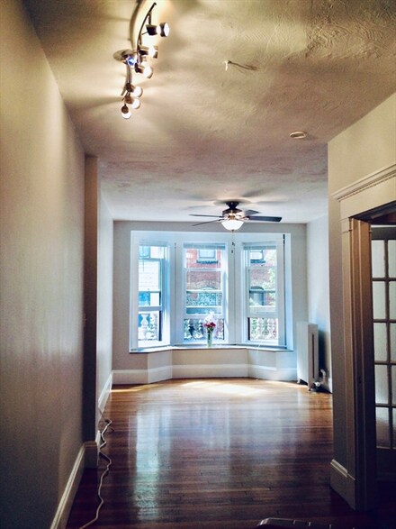 8 Garrison St Unit 203, Boston, MA 02116