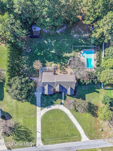 4102 Sterling Trace Dr, Winterville, NC 28590