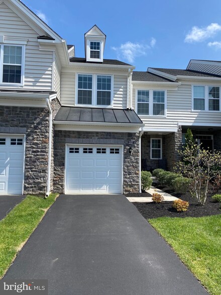 2127 Julia Dr, Conshohocken, PA 19428