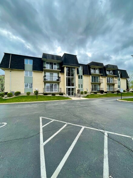 18521 Wentworth Ave Unit 2B, Lansing, IL 60438