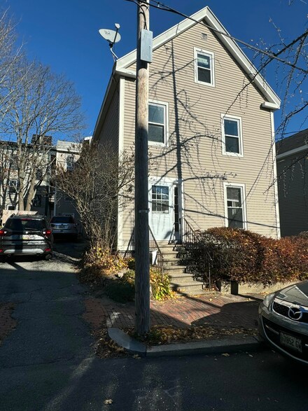 19 Munjoy St, Portland, ME 04101