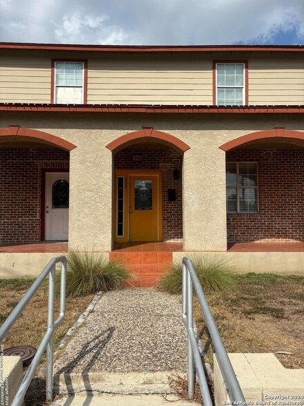 303 W Malone Ave, San Antonio, TX 78214