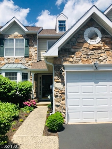 242 Patriot Hill Dr, Basking Ridge, NJ 07920