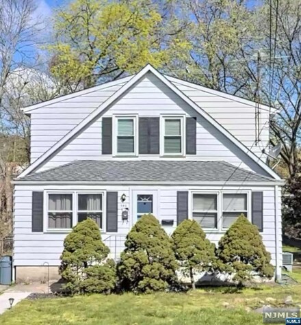 340 N 4th Ave, Hawthorne, NJ 07506