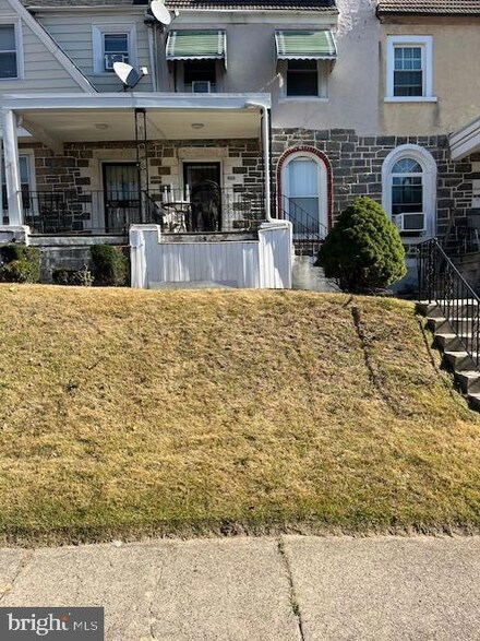 925 N 67th St, Philadelphia, PA 19151