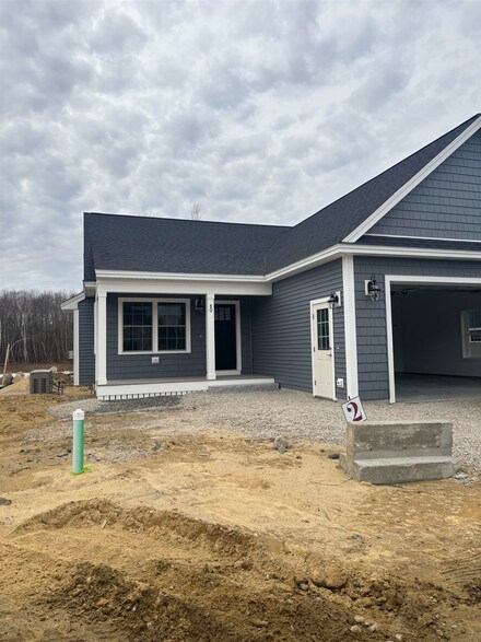 80 Mulberry Ln Unit 2, Epping, NH 03042