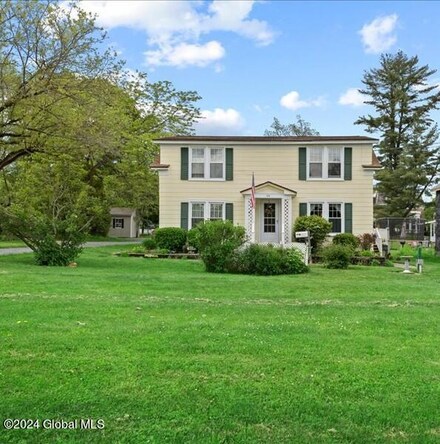 44 Burgoyne St, Schuylerville, NY 12871