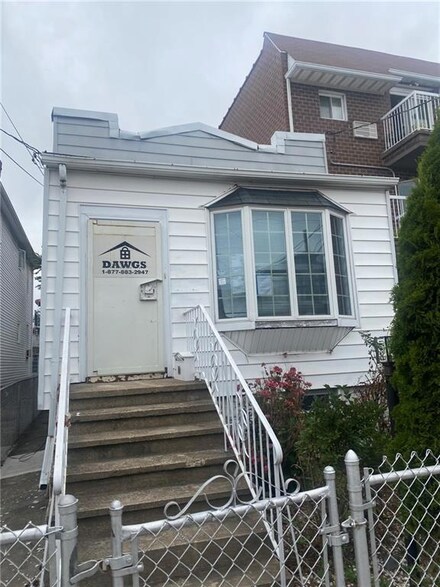10 Stryker St, Brooklyn, NY 11223