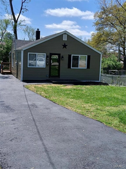 9550 Flora Ave, Saint Louis, MO 63114