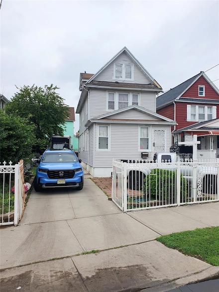14007 Foch Blvd, Jamaica, NY 11436