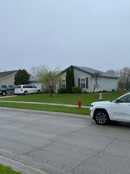 404 Prairie Ln, Fremont, IN 46737