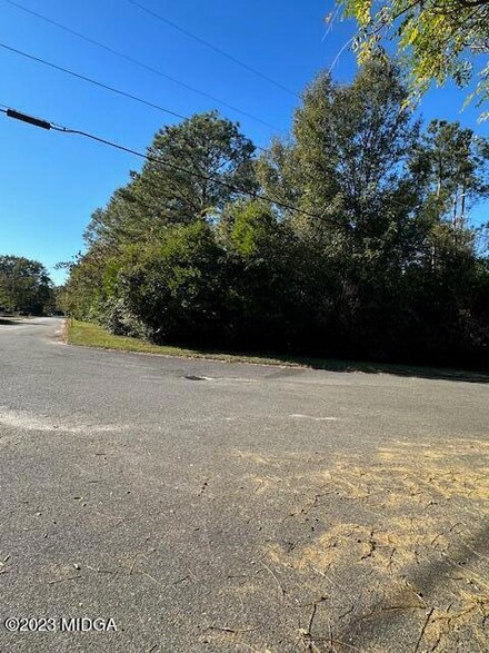 725 Eastside Dr, Warner Robins, GA 31093