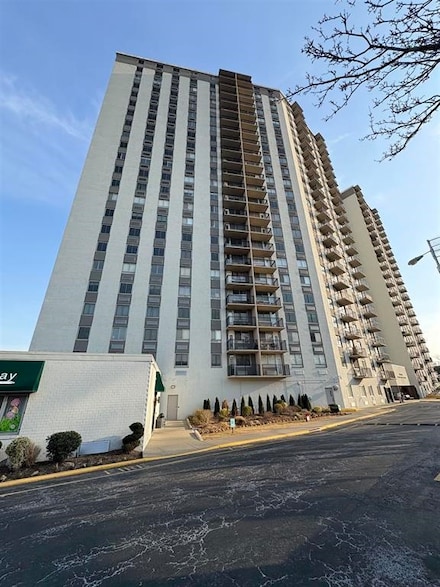 100 Manhattan Ave Unit 1104, Union City, NJ 07087