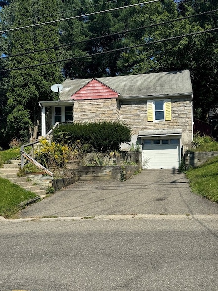1157 Glenwood Rd, Vestal, NY 13850