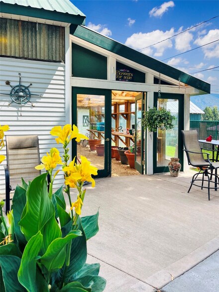 809 3rd Ave W, Columbia Falls, MT 59912